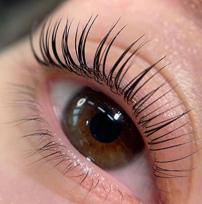 Tips for maintaining lifted and tinted lashes by Diamond Eyelash Extensions in Melbourne, ensuring long-lasting results.